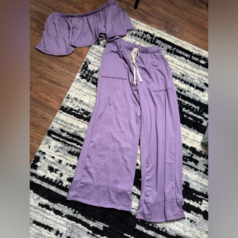 Off The Shoulder Set - Picture 3 of 3